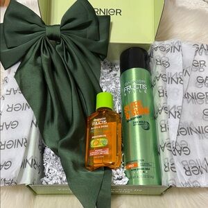 Garnier Fructis Smoothing Oil, hairspray and bow